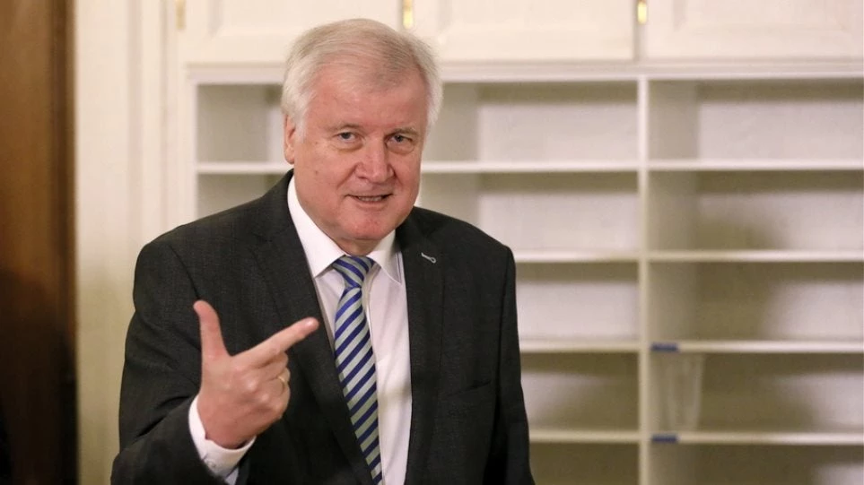 Στα χνάρια της Μέρκελ και ο εταίρος της Χορστ Ζεεχόφερ – Αποχωρεί από την ηγεσία του CSU